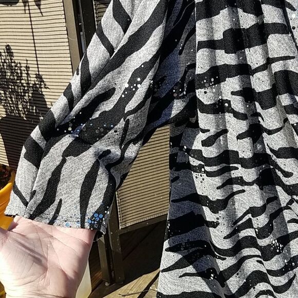 Zebra Sequin Tunic - Picture 4 of 6